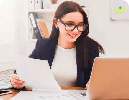 woman in black crew neck t-shirt singing