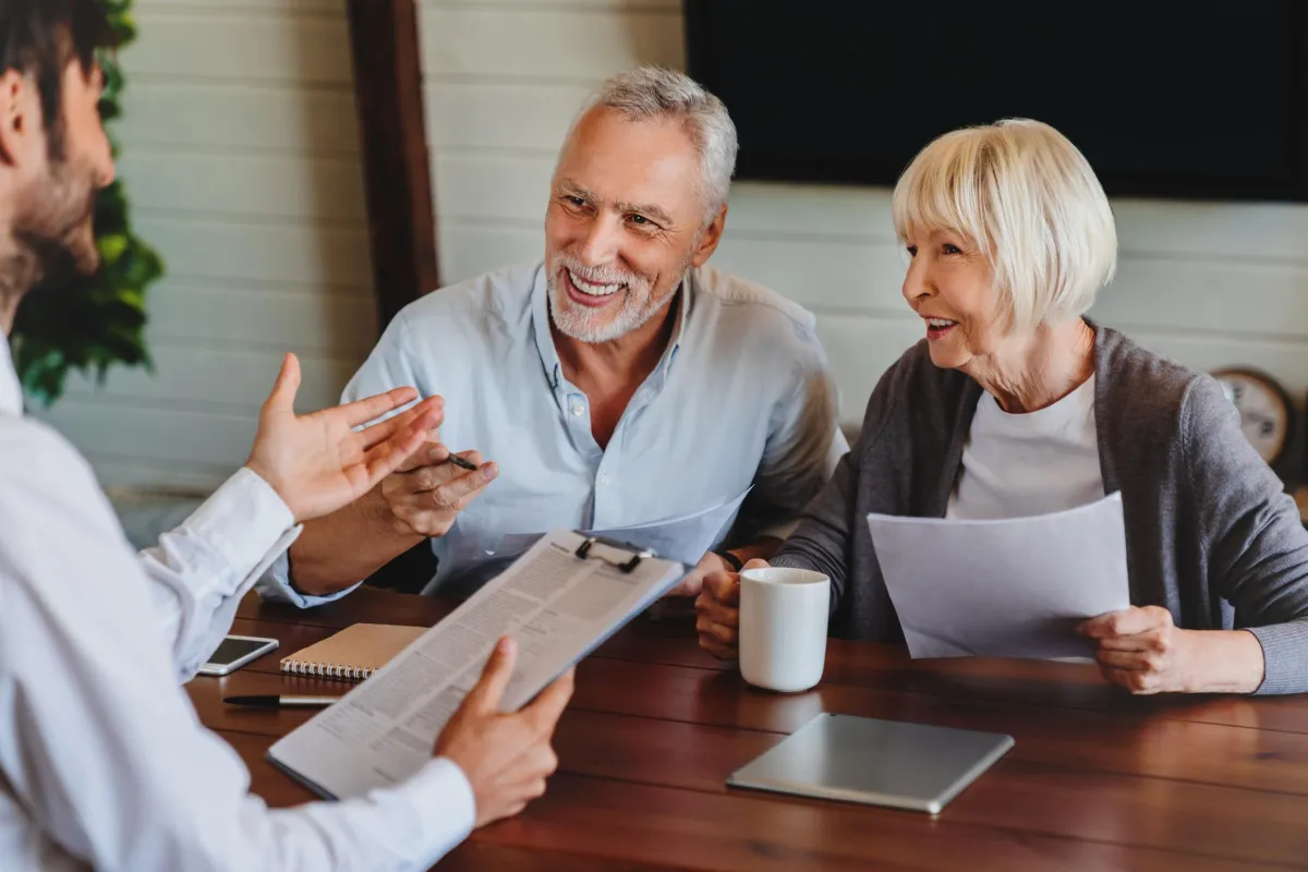 Older coupe learning about Medicare Advantage Plans