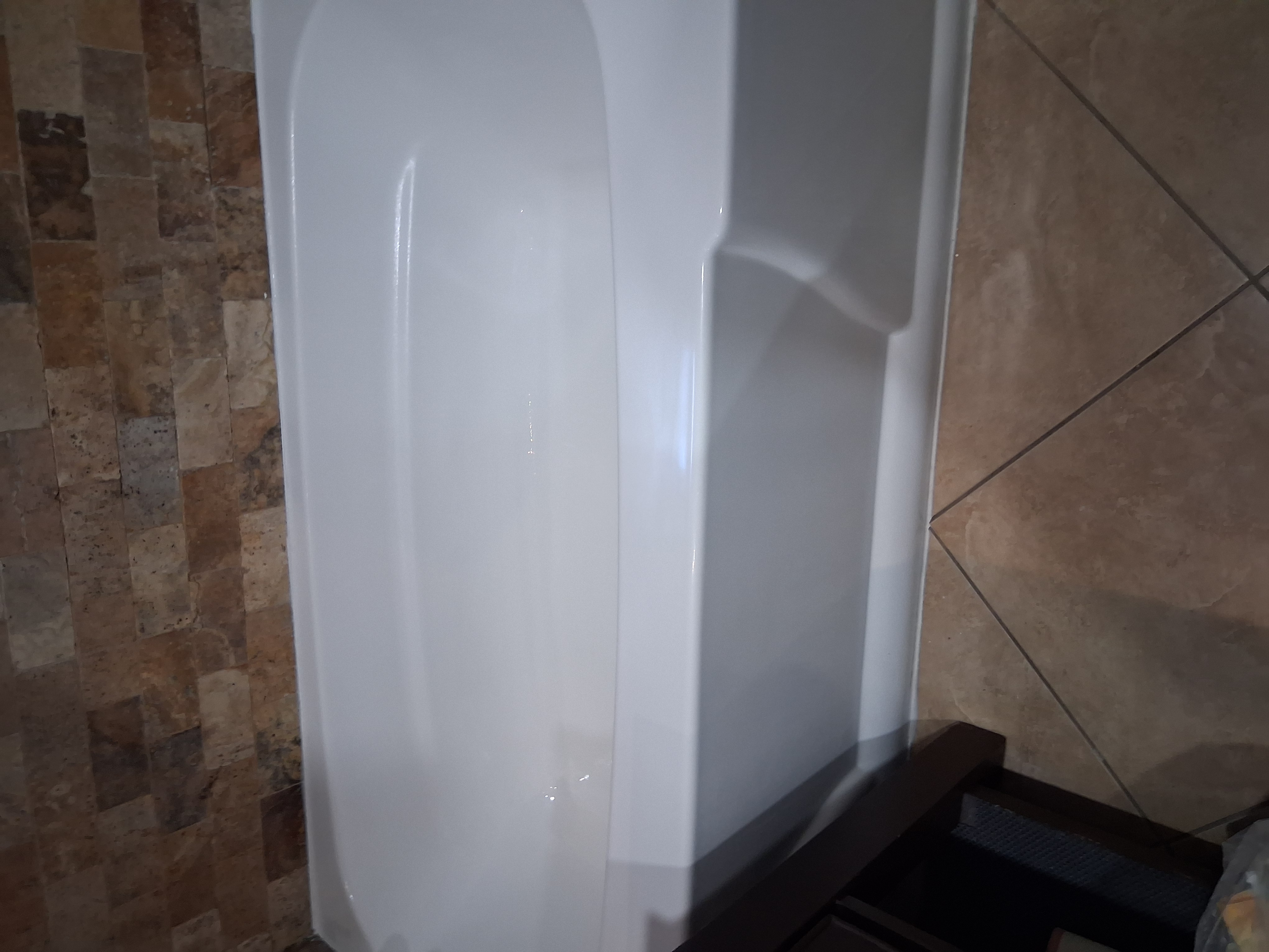 Bathtub resurfacing and wall tile project done y Paladin Bathub Resurfacing in Jersey City, NJ