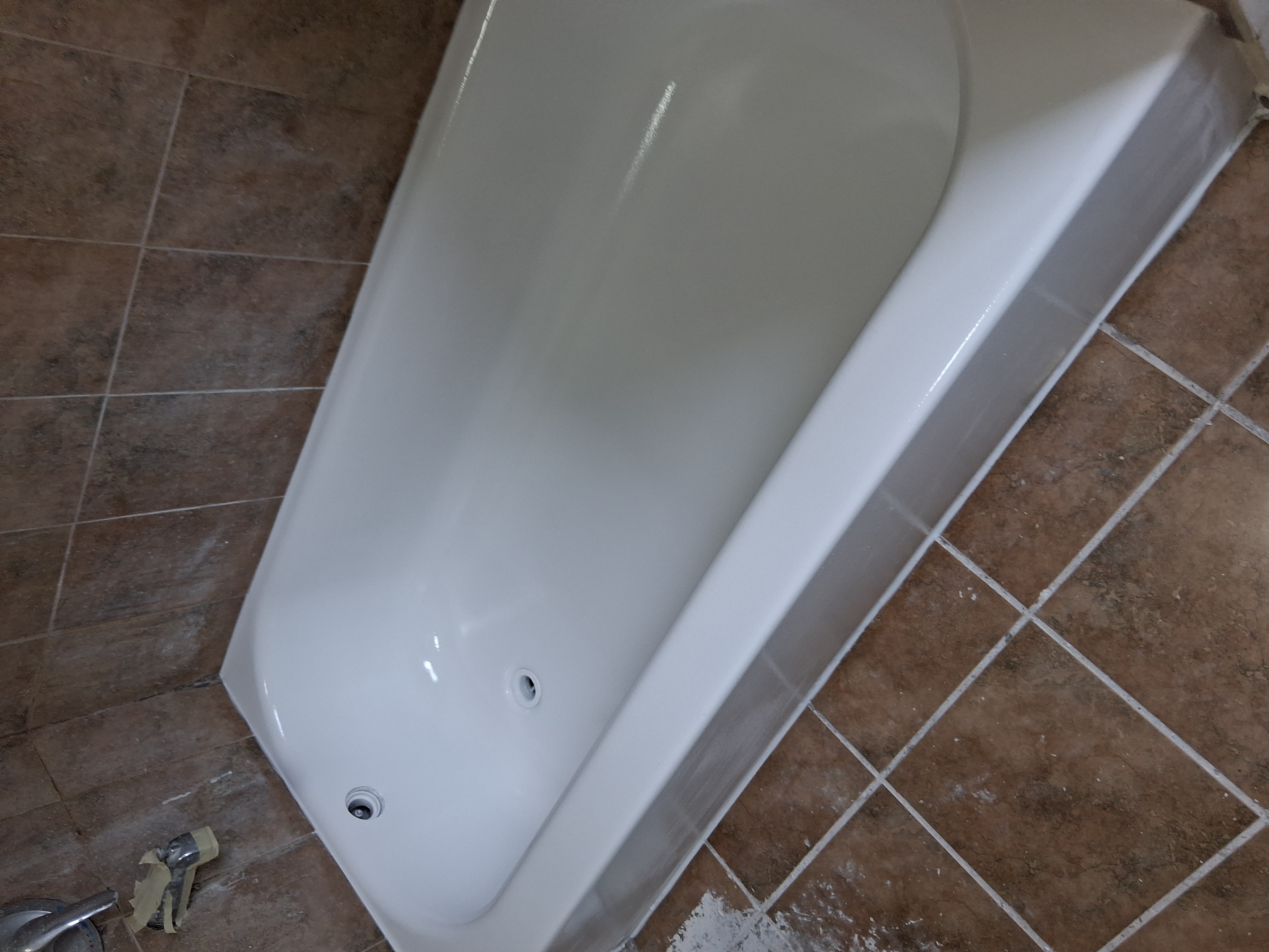 Bathtub resurfacing and wall tile project done y Paladin Bathub Resurfacing in Elizabeth, NJ