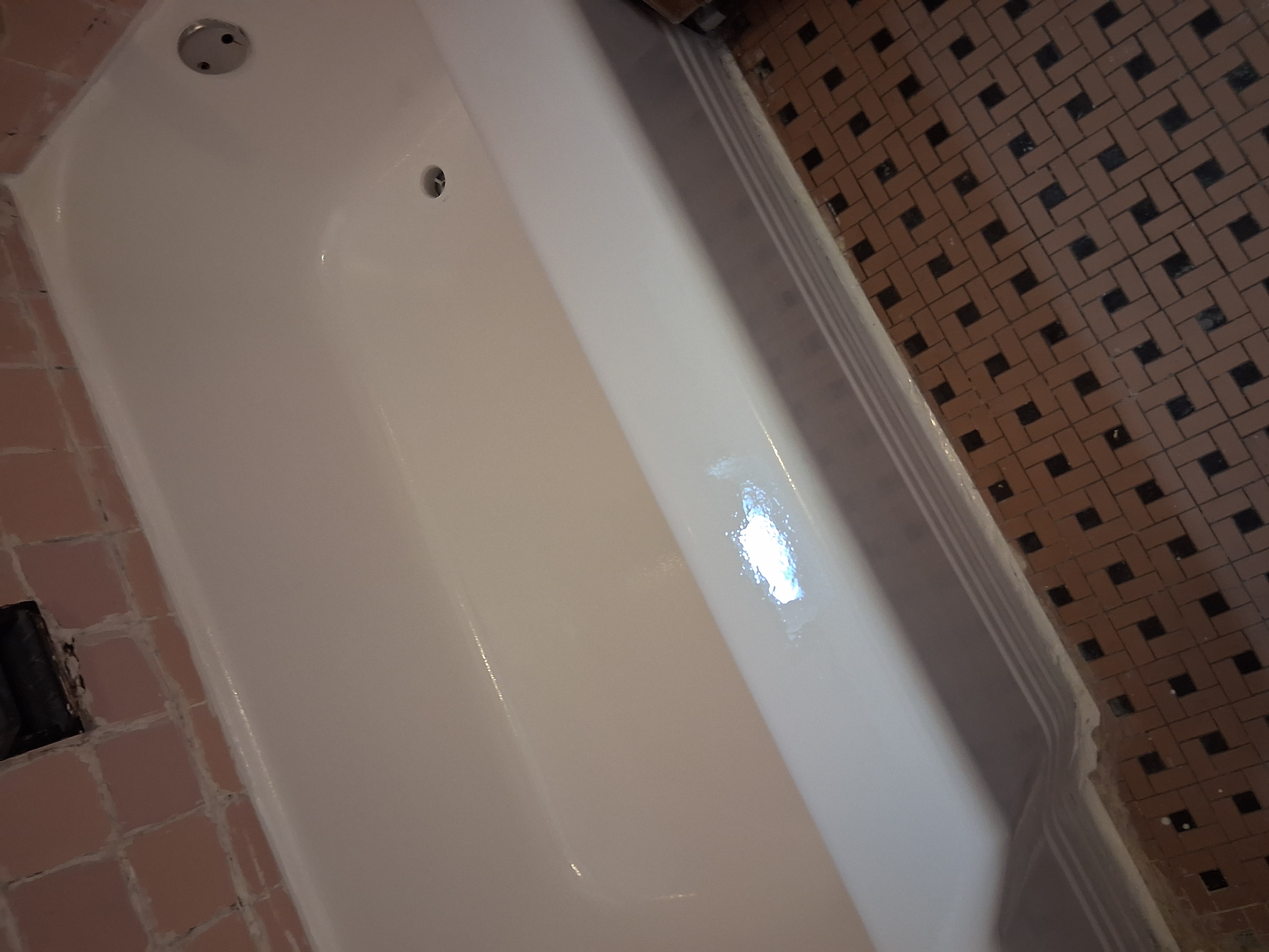 Bathtub resurfacing project done y Paladin Bathub Resurfacing in Union City, NJ