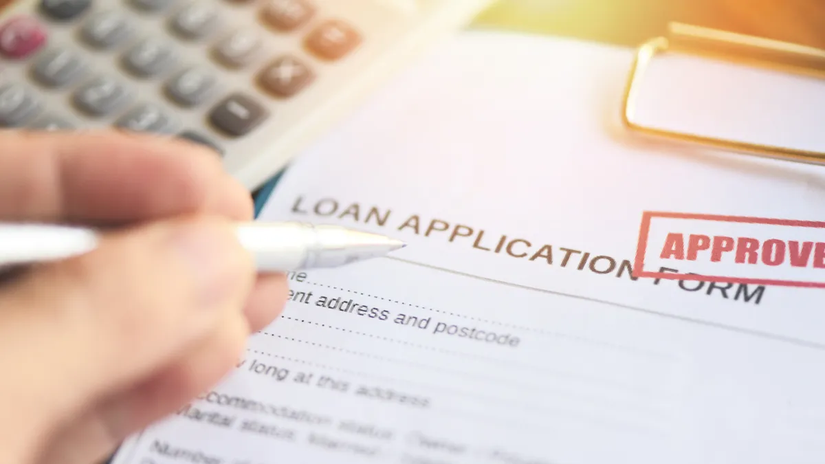Short-Term Business Funding: When Loans and Merchant Cash Advances Make Sense