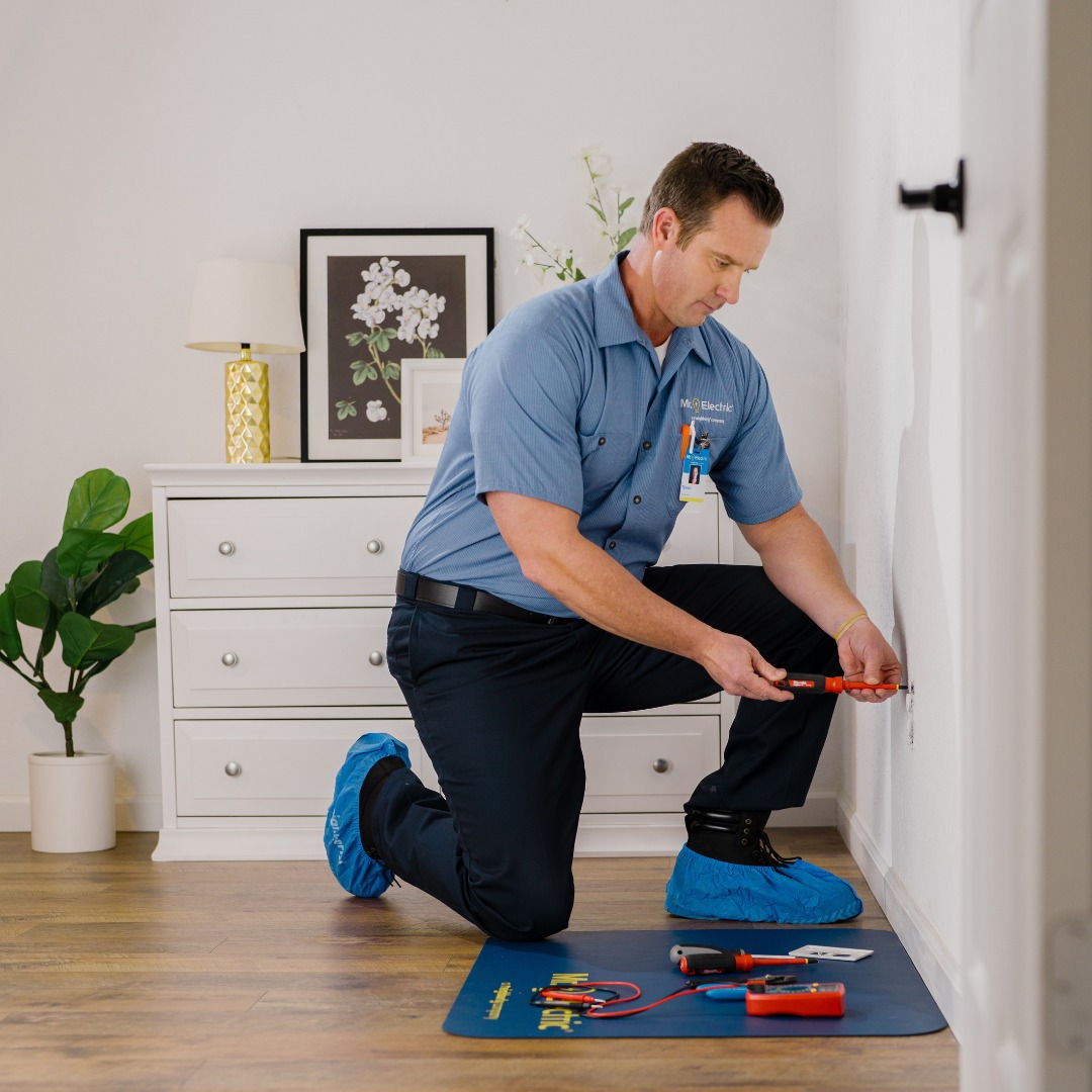 a bunch of wires and other electrical equipment