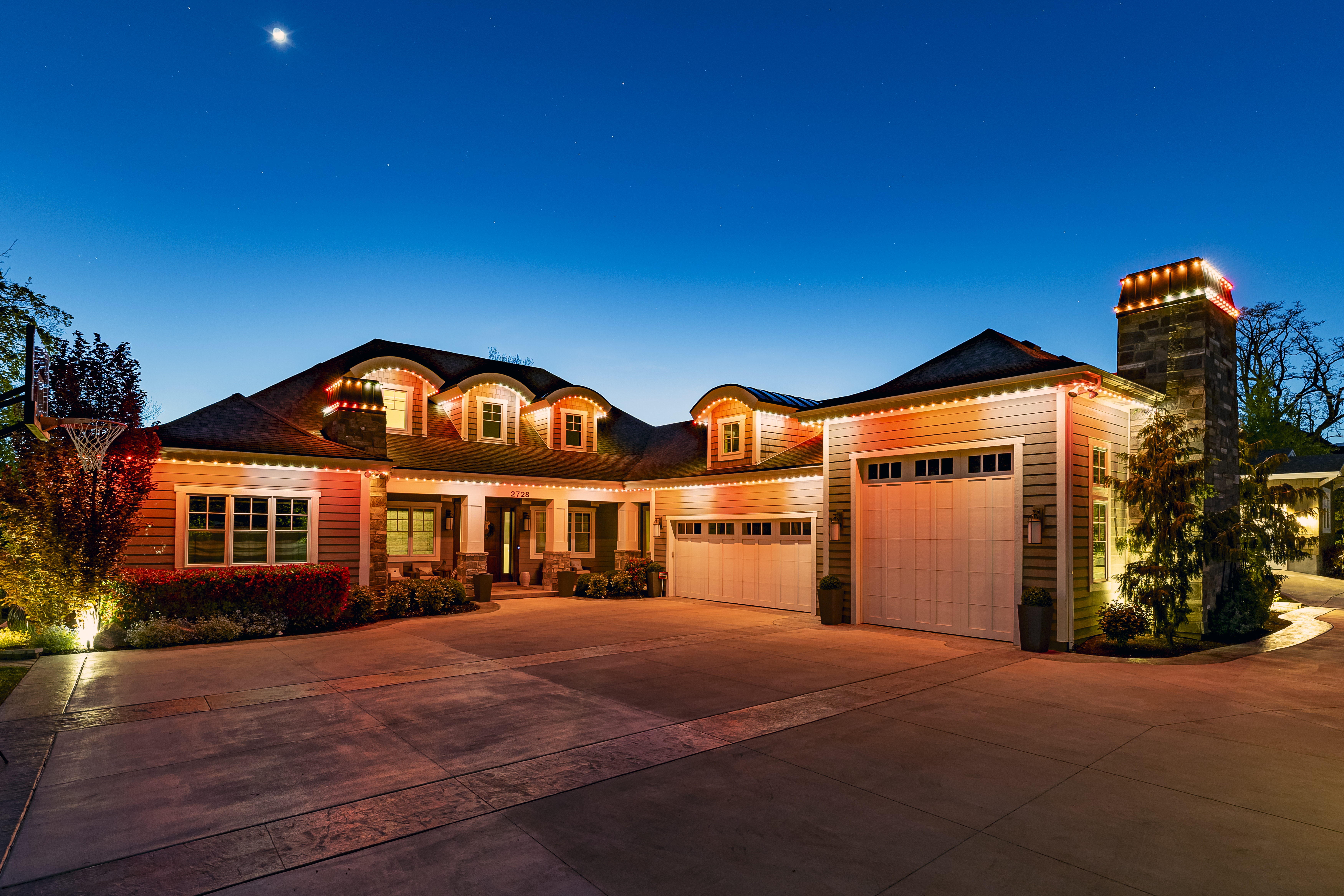 Home with Trimlight celebrating with Thanksgiving colored lights