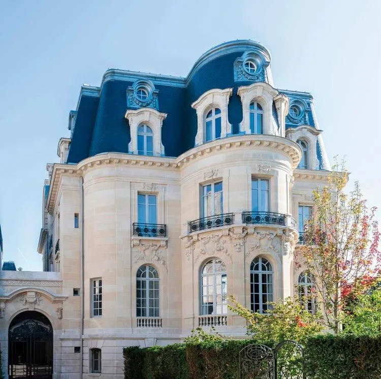 person holding grapes