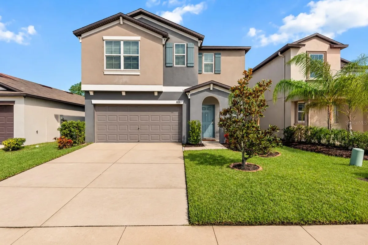 Front exterior of 509 Royal Empress Drive in Ruskin, Florida
