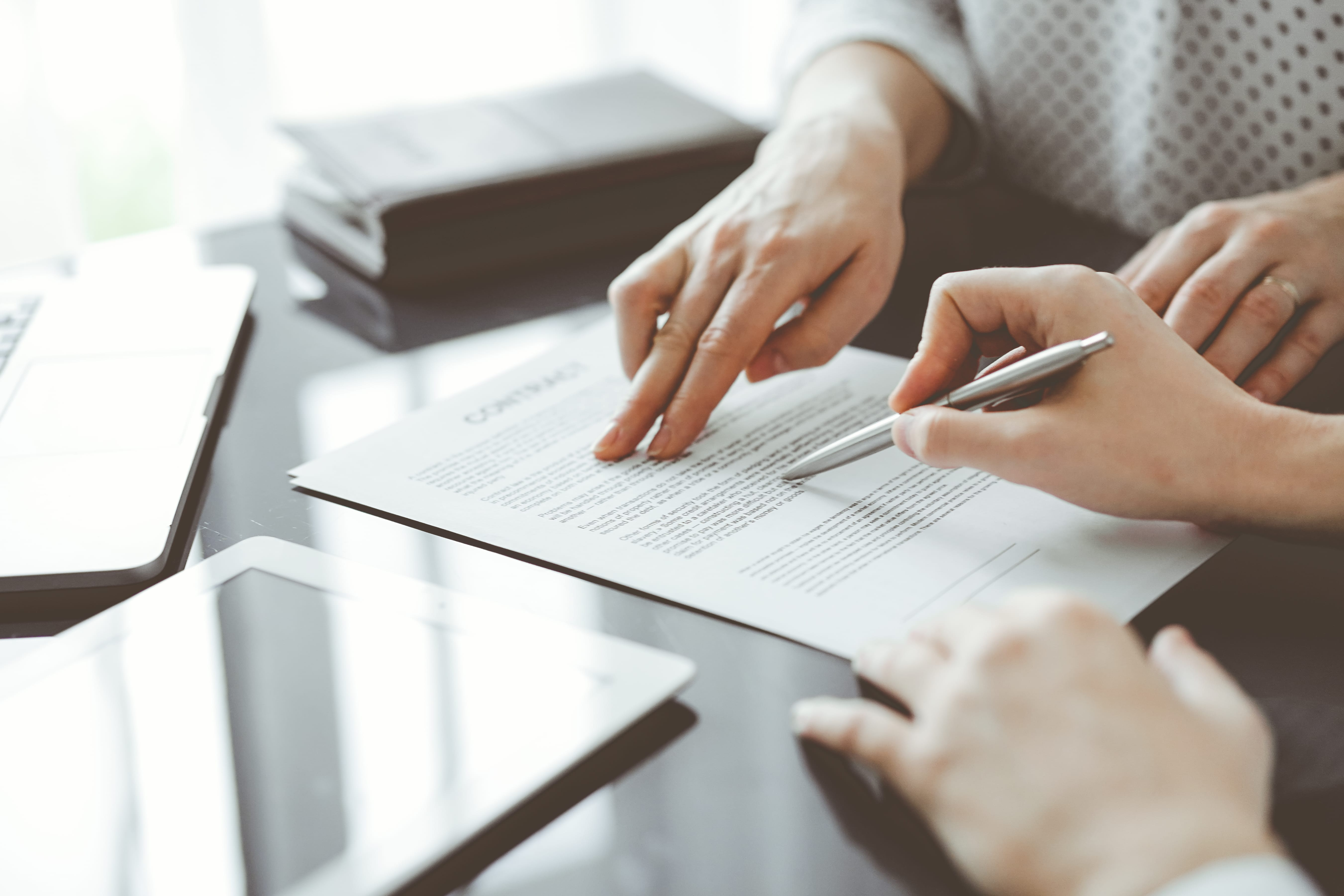 What’s the Difference between Employment Contracts vs Worker Agreements in the UK?