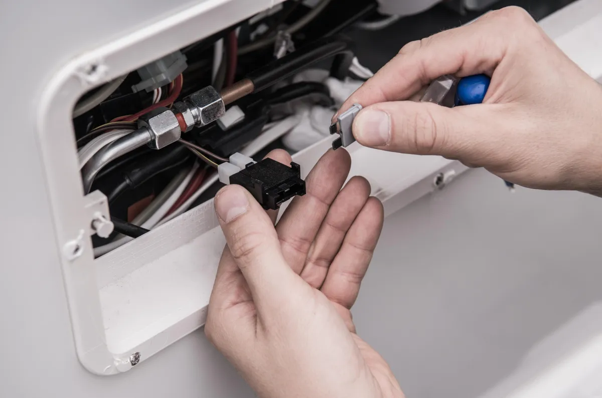 RV electrical repair