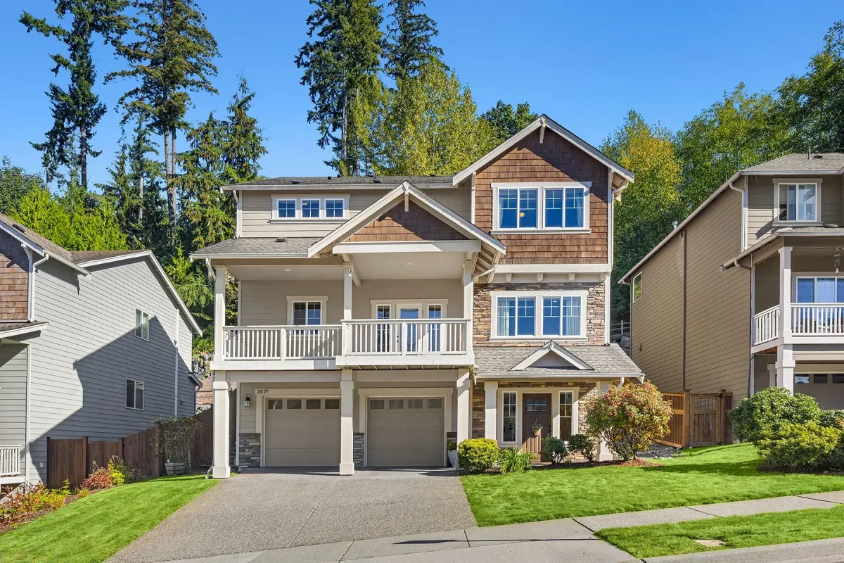 Bellevue Concrete builds and installs Driveway