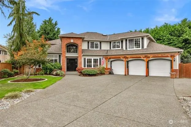 Bellevue Concrete builds and installs Driveway