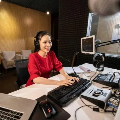 A Complete Guide to Getting Started in Voiceovers - 4 Week Online Training Course