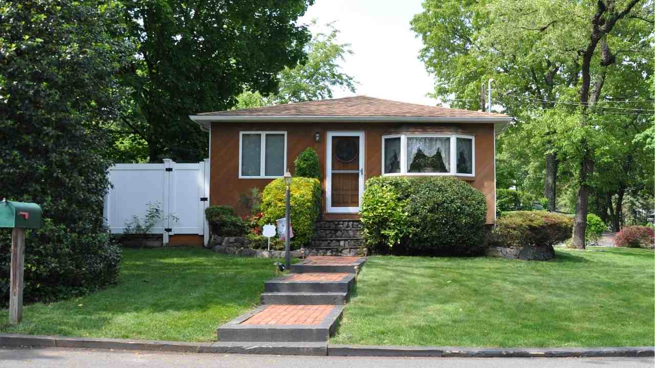 How to Design a Front Yard That Looks Clean and Balanced