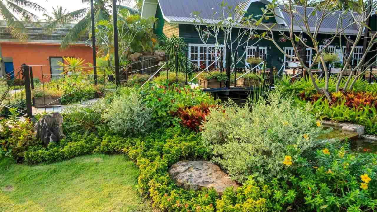 Seasonal Planting Tips for Year-Round Garden Beauty