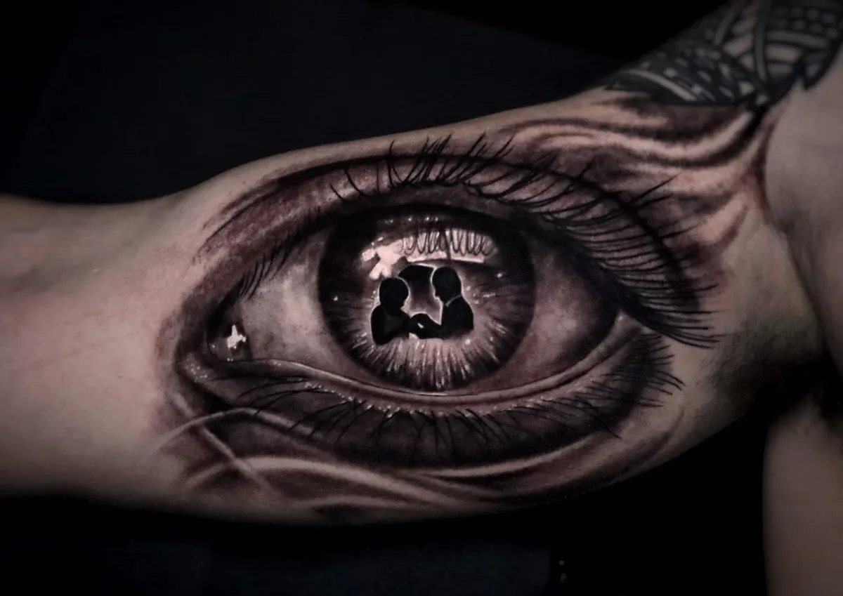 eye tattoo