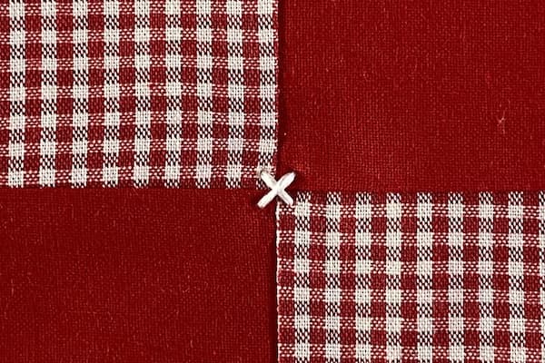 Knyting av en quilt – et tradisjonelt alternativ til quilting
