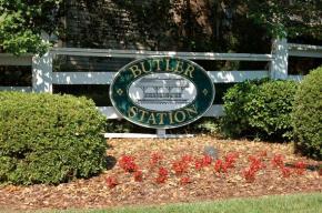 DryDoctors technician inspecting slab leak in Butler Station home in Mauldin