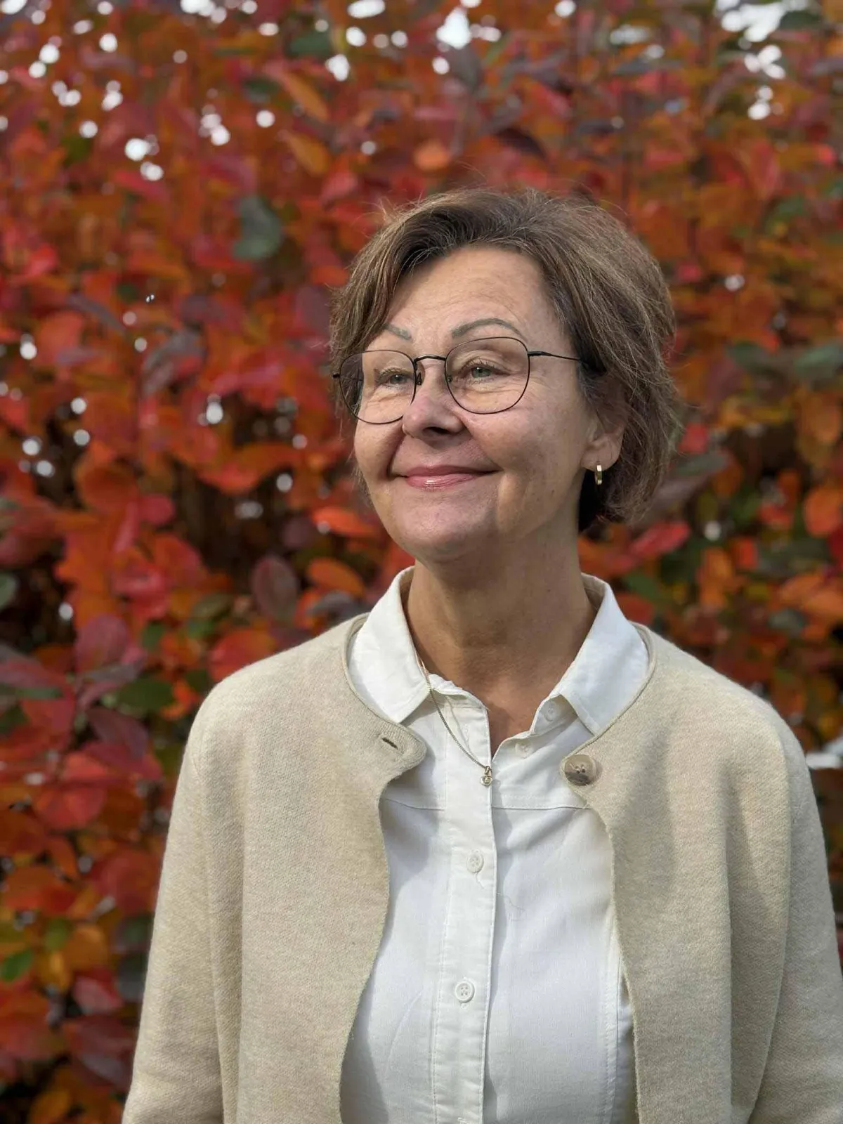 Porträtt av utbildaren i varm, neutral ton