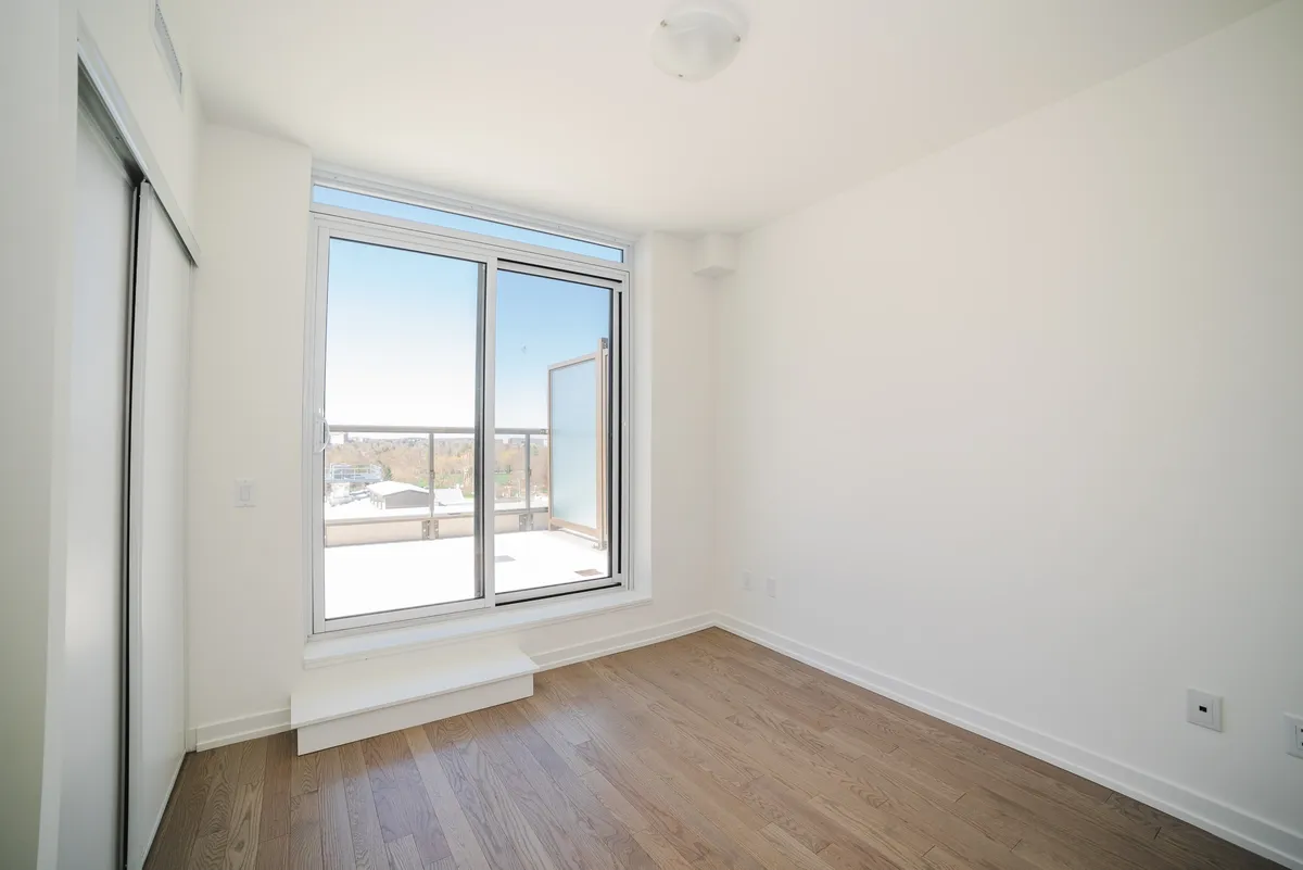 SkyTowns at 55 Duke St photo 4