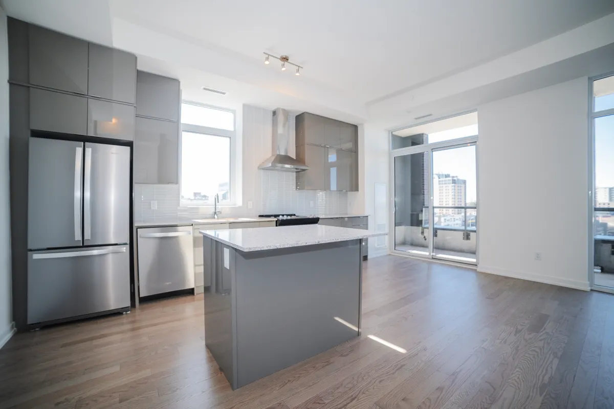SkyTowns at 55 Duke St photo 3