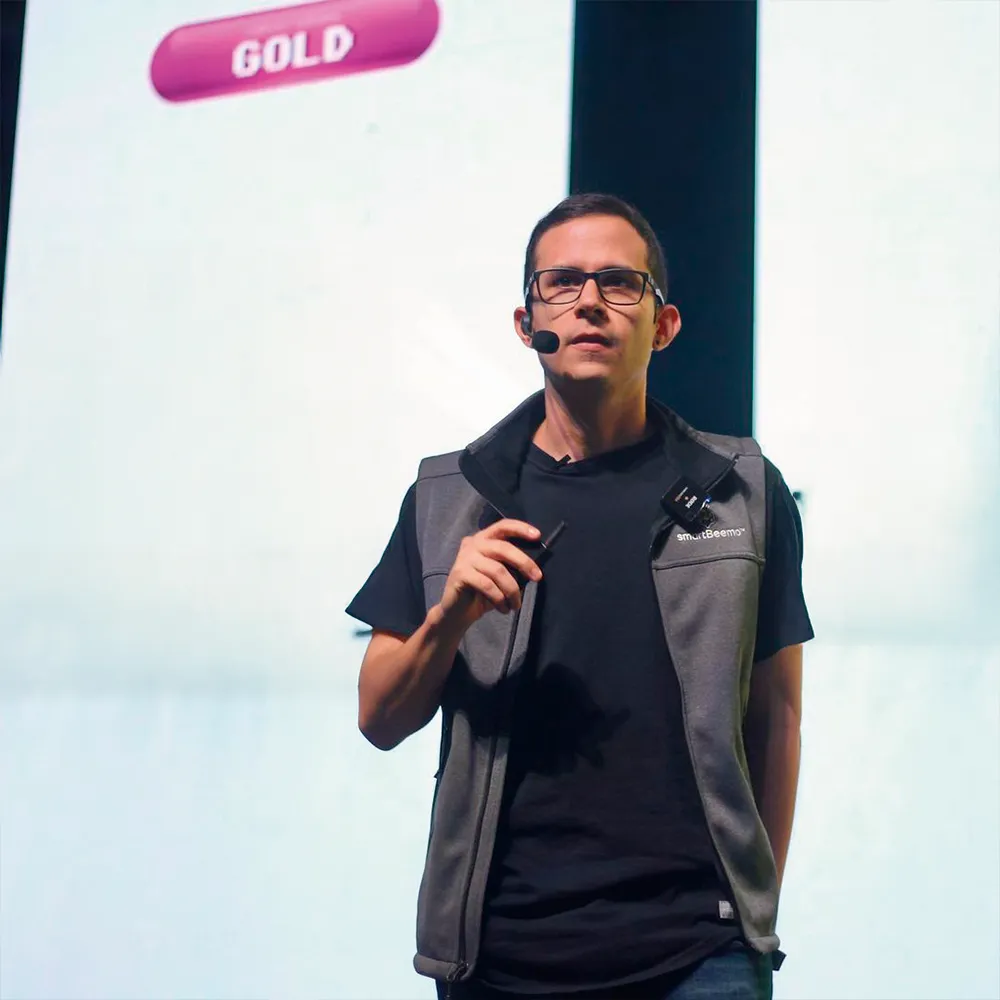 Frank Arias smartBeemo Feria Effix
