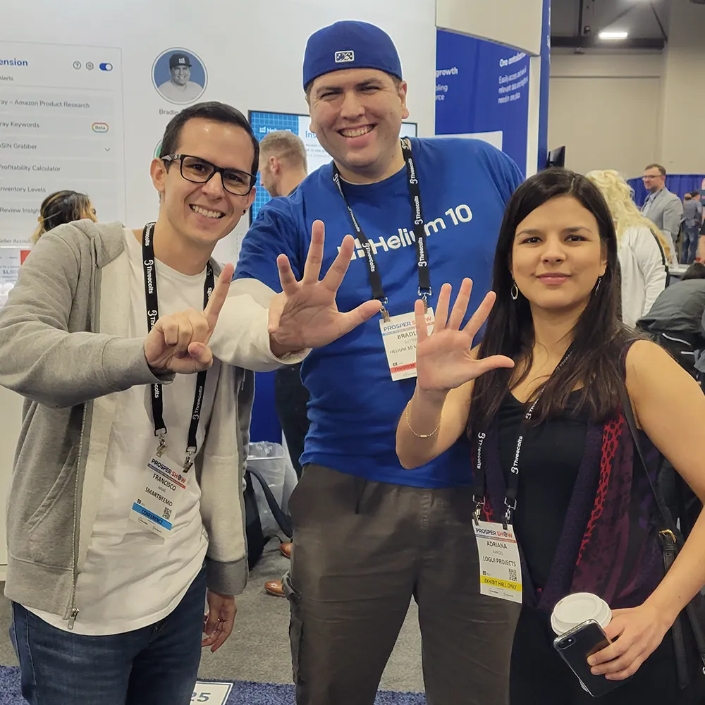 Frank Arias con Bradley Sutton Helium 10 y Adriana Rangel