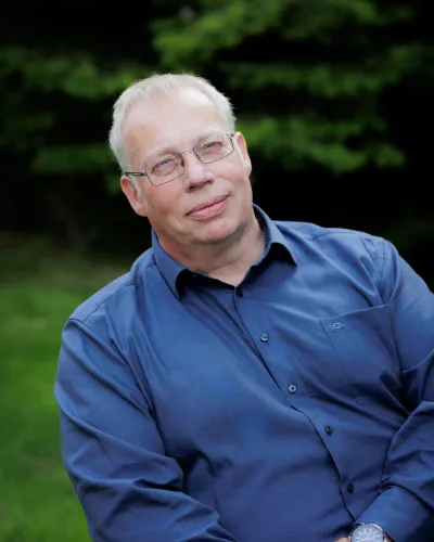 Richard from JD Wills offering a Free Will Review from home – helping families in England and Wales check their Wills still do what they need to