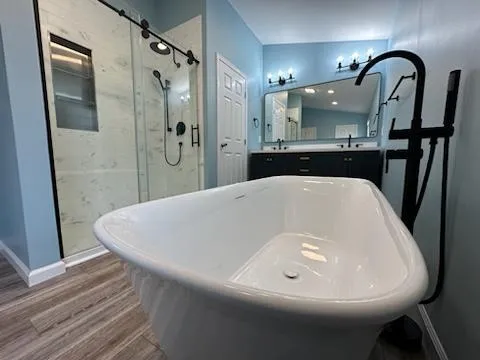 white ceramic bathtub