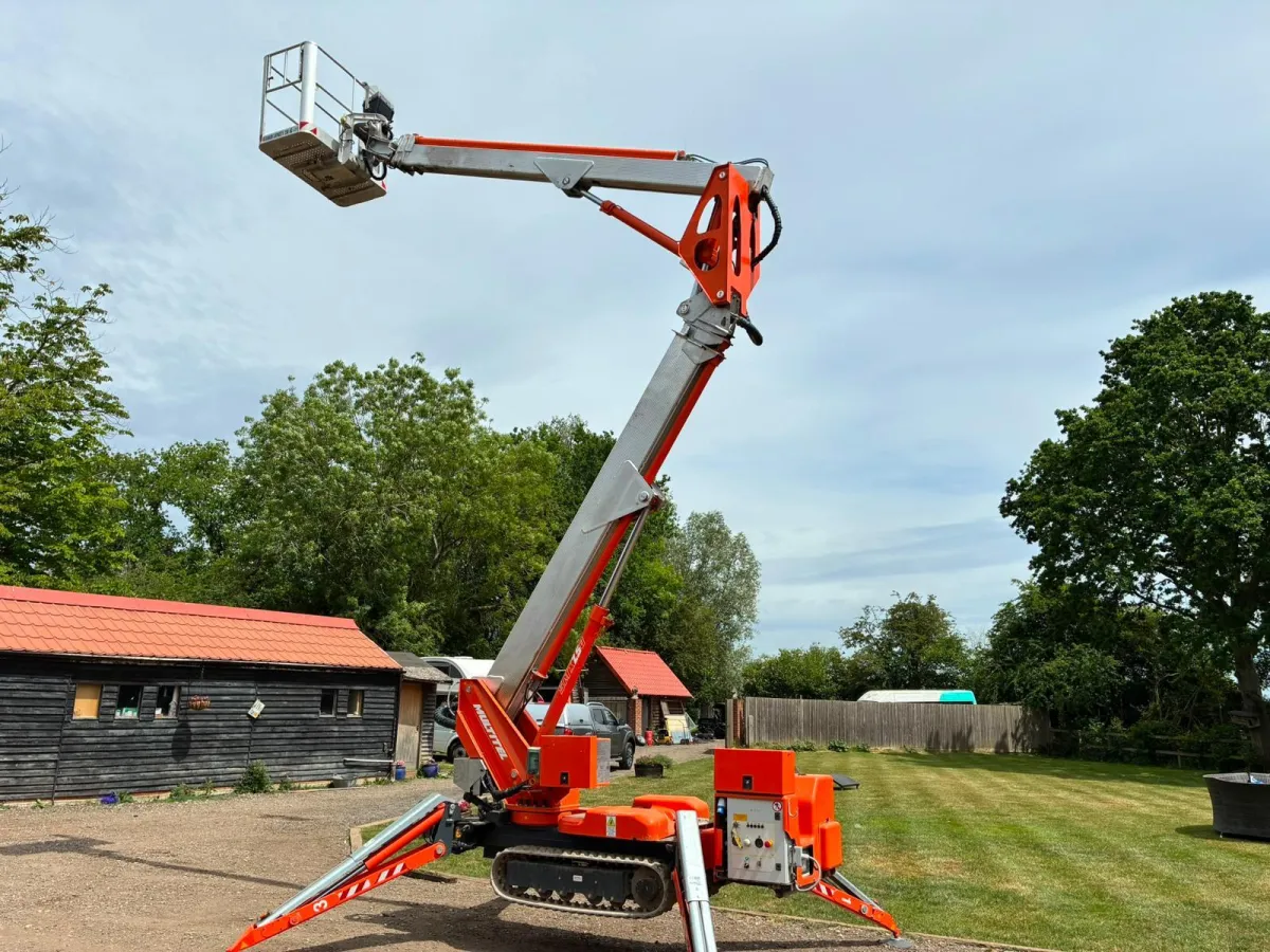 JCB JS260 Tracked Excavator