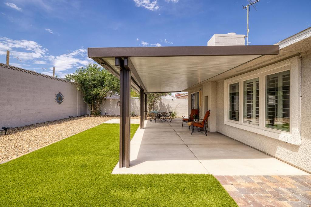 Summerlin Concrete builds and installs Patio