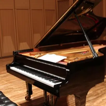 Piano lessons in Spokane - piano instrument waiting to be played