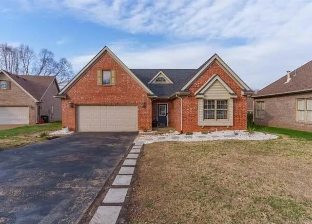 Owensboro Concrete builds and installs driveways.