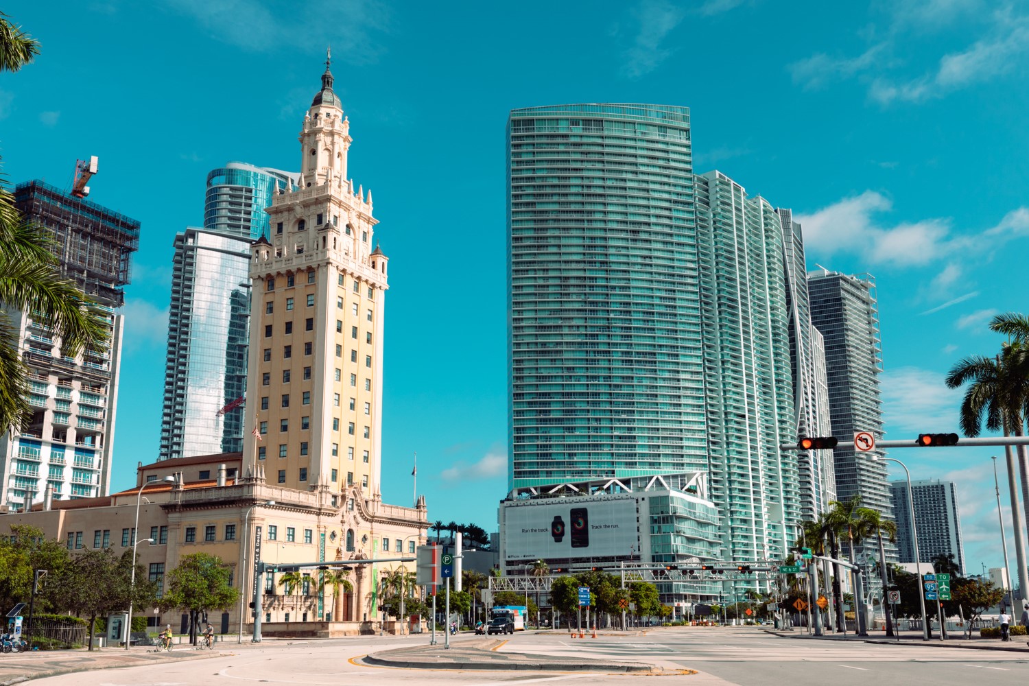 Renting a Car in Downtown Miami: Parking, Traffic, and Hidden Gems You Need to Know | FlexMobility, Miami, FL