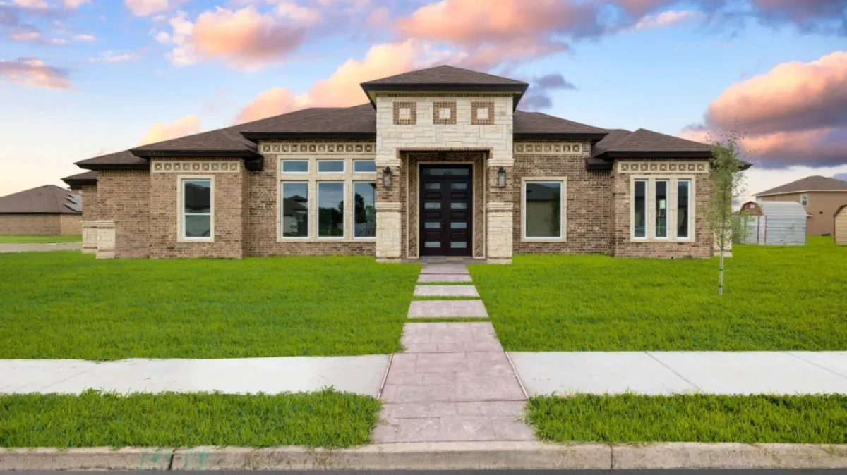 McAllen Concrete builds and installs driveway