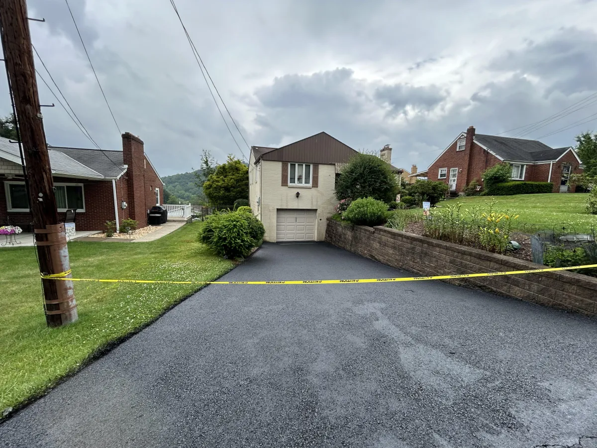Asphalt Sealcoating Contractor