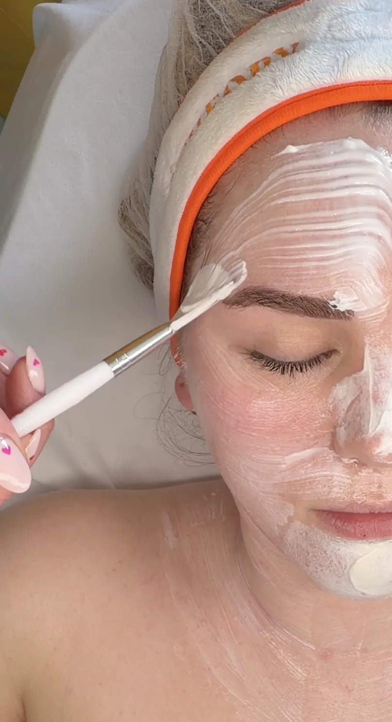 Looking for an Evening and Weekend Level 2 Facial course in Leeds that fits around work, life and children?