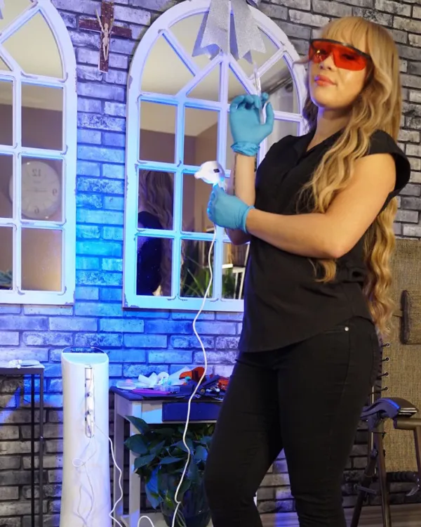 Jasmine, teeth whitening technician