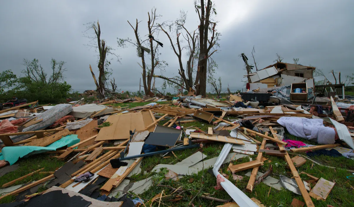 De Pere Wi Storm debris cleanup