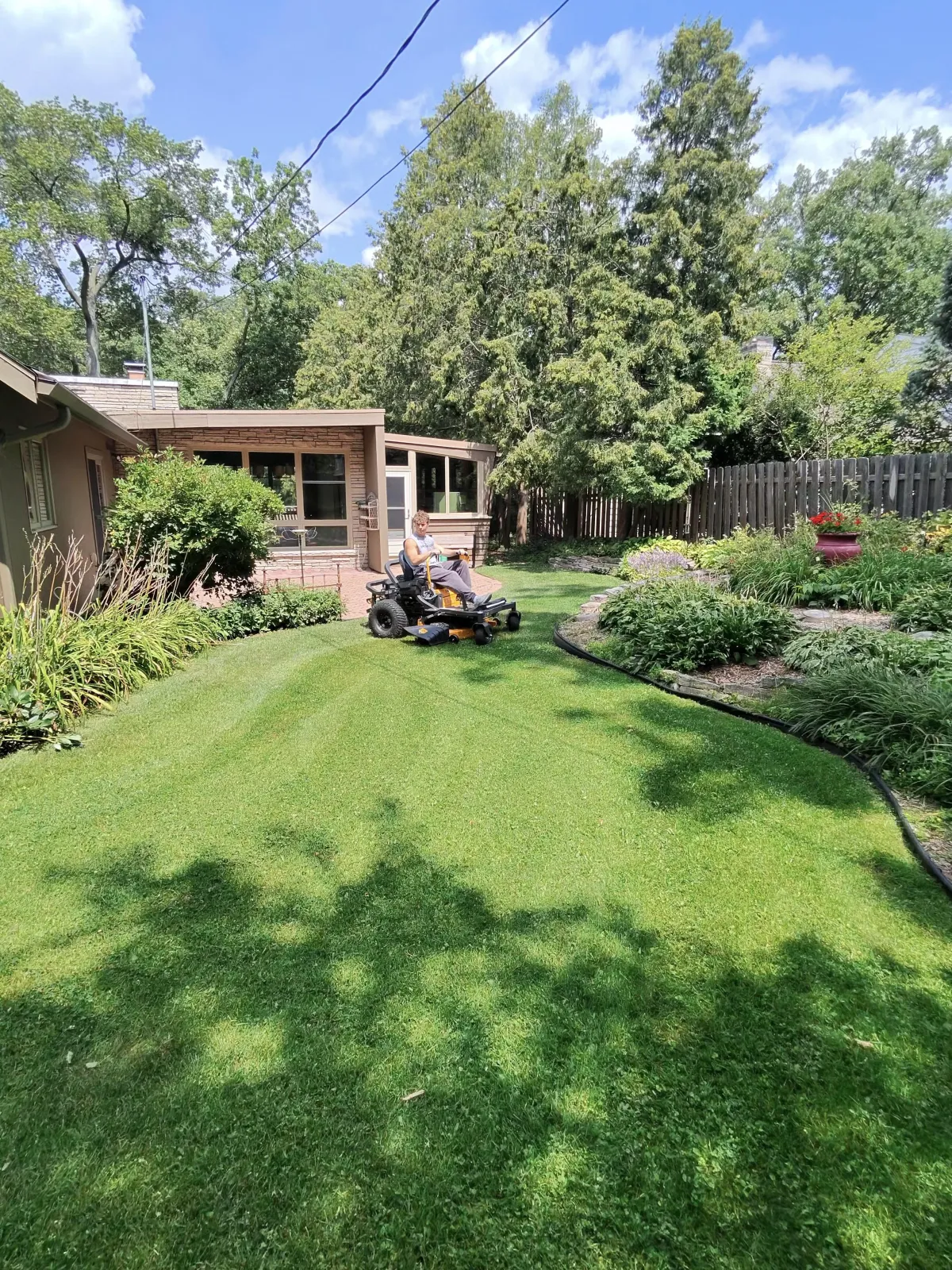 Gutter cleaning Green Bay WI