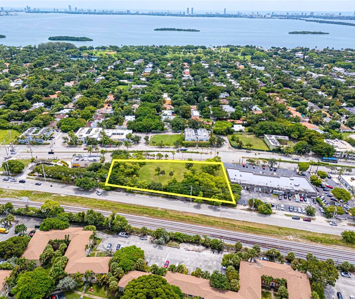 5220 Biscayne Blvd, Miami, FL 33137