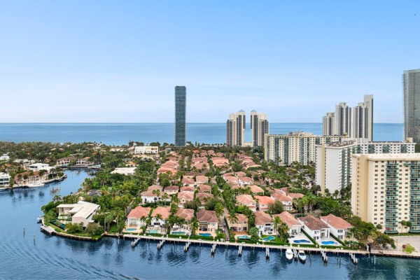 Golden Gates Estates Golden Beach View