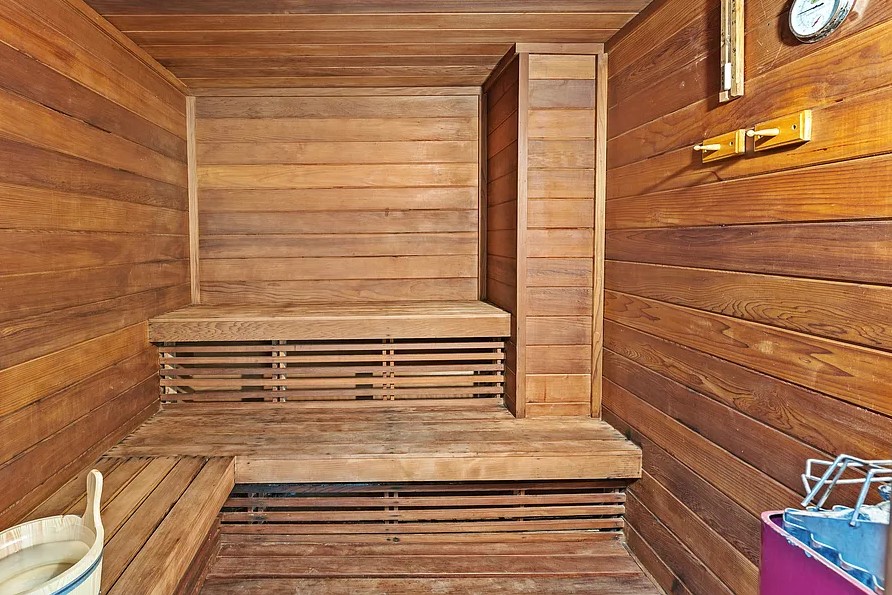 Ocean I Steam Room