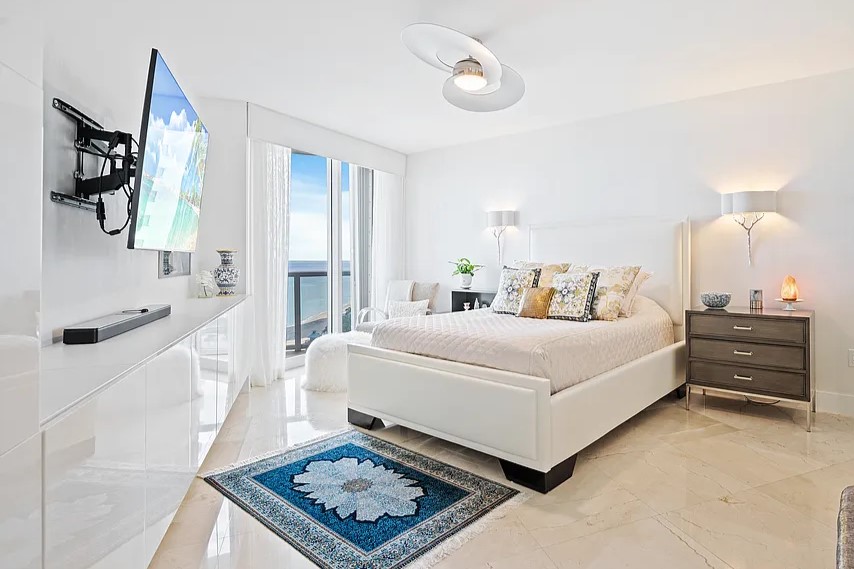 Ocean I Condo Room