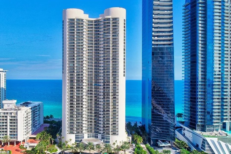 Ocean Four View from Collins Avenue