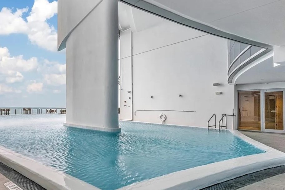 Jade Ocean Pool
