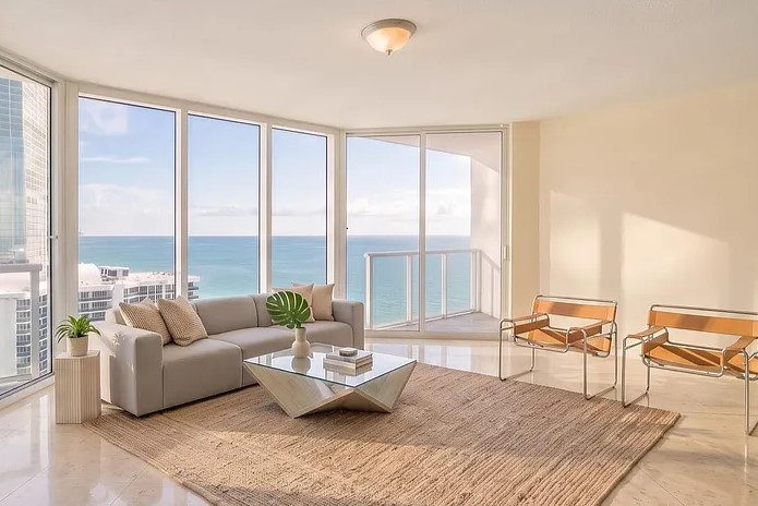 La Perla Condo