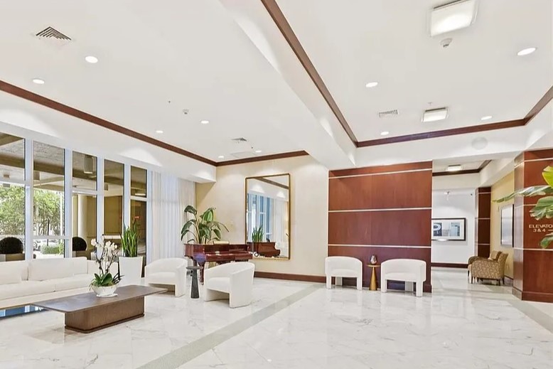 La Perla Lobby