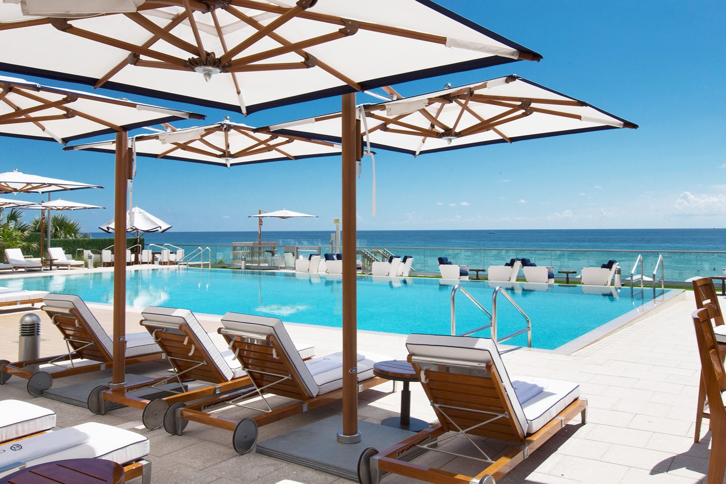 Chateau Pool