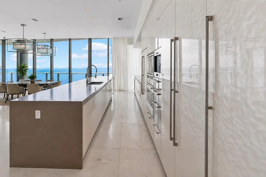 Chateau Beach Kitchen