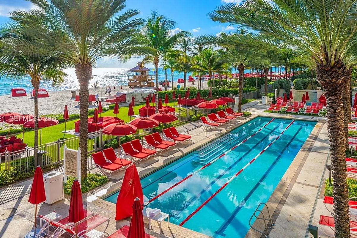 Estates of Acqualina Pool and Beach