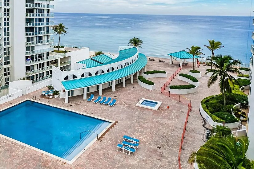 Oceania I Pool